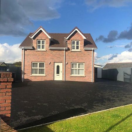 Hilltown Slievenagarragh. A House In The Gardenヴィラ エクステリア 写真